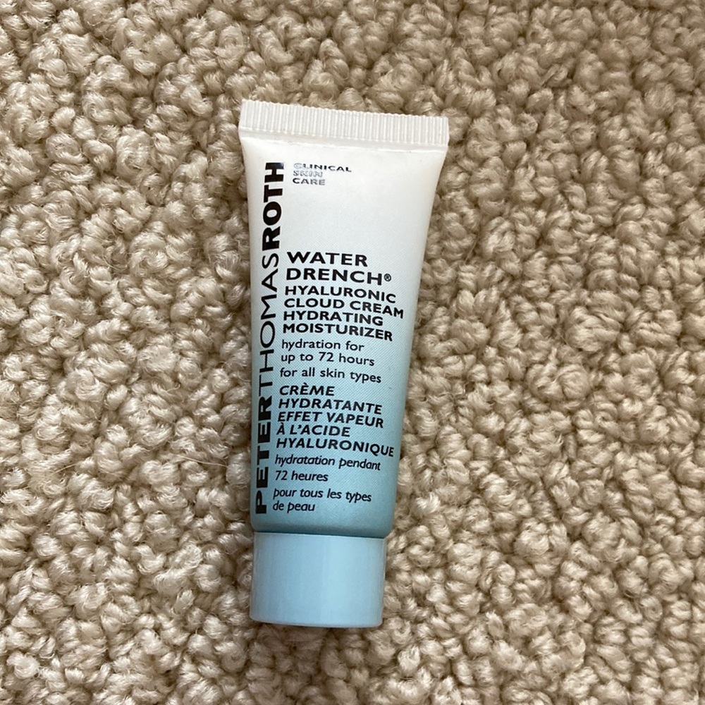 Peter Thomas Roth Hydrating Cloud Cream Moisturizer - Blue White Gradient